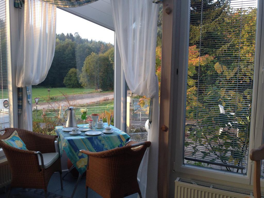 Pension-Ferienwohnung Liesbachtal Direkt Am Waldrand Bayerische Rhoen Schönau an der Brend エクステリア 写真