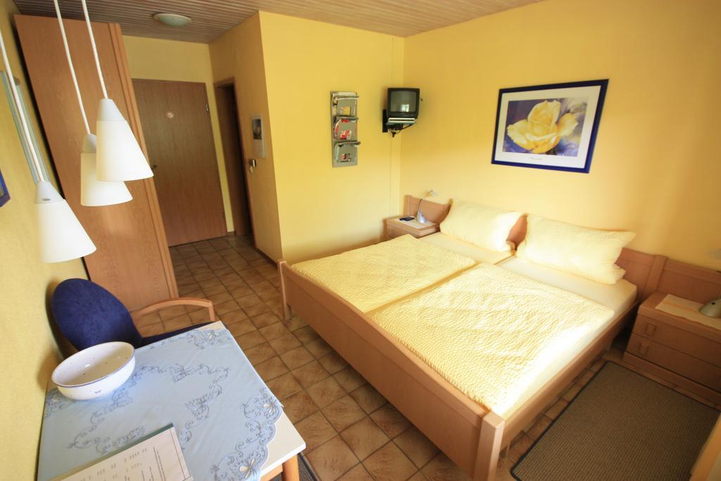 Pension-Ferienwohnung Liesbachtal Direkt Am Waldrand Bayerische Rhoen Schönau an der Brend 部屋 写真