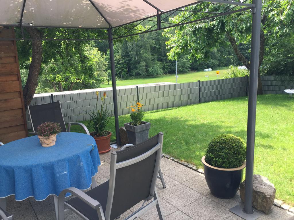 Pension-Ferienwohnung Liesbachtal Direkt Am Waldrand Bayerische Rhoen Schönau an der Brend エクステリア 写真